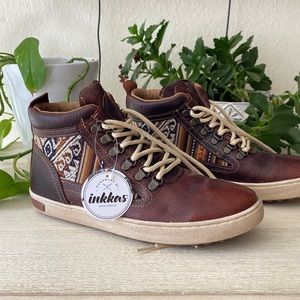 Innka, lace up brown leather boot, womens 9 and mens size 7